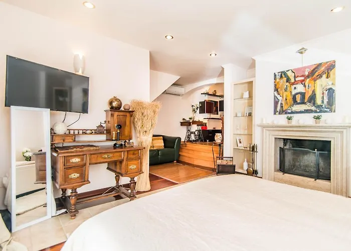 Gostinjska kuća Lara 3*