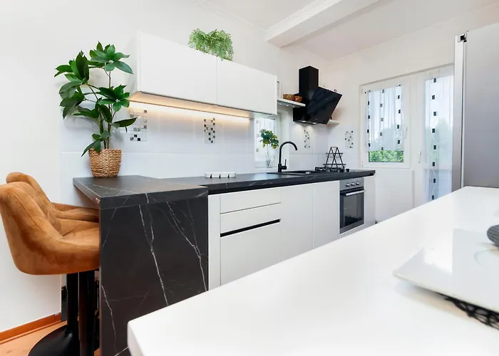 Gostinjska kuća Lara 3*